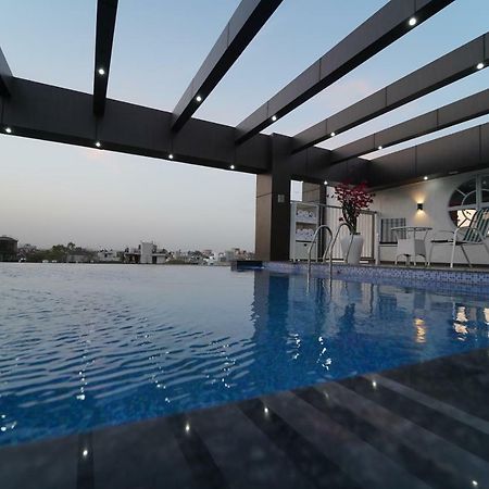 Rockland Hotel, C.R Park New Delhi Exterior photo