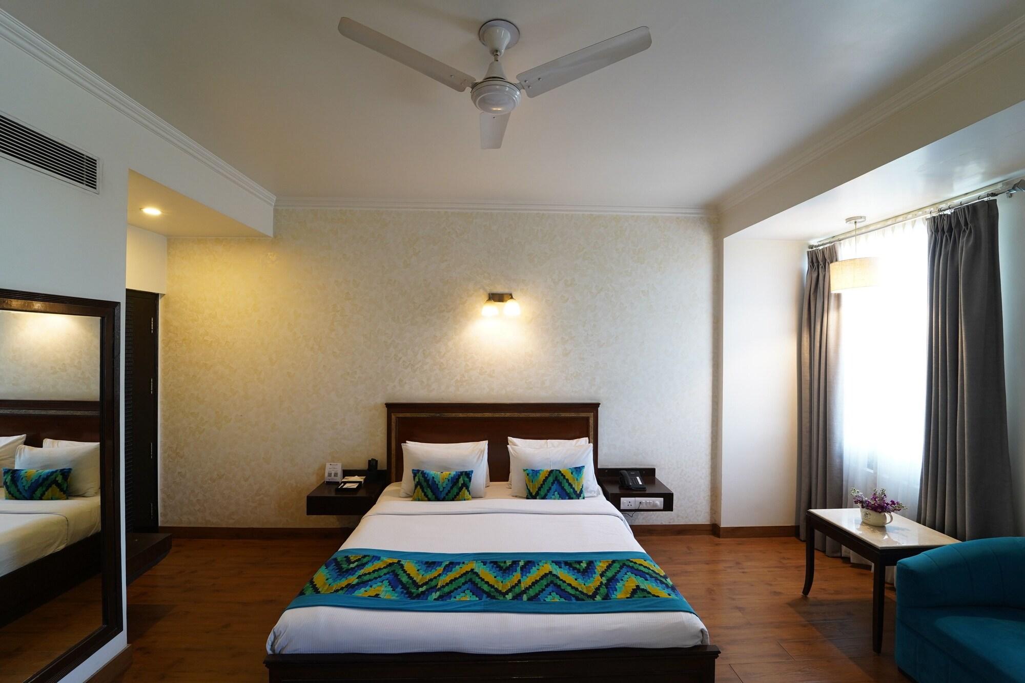 Rockland Hotel, C.R Park New Delhi Exterior photo