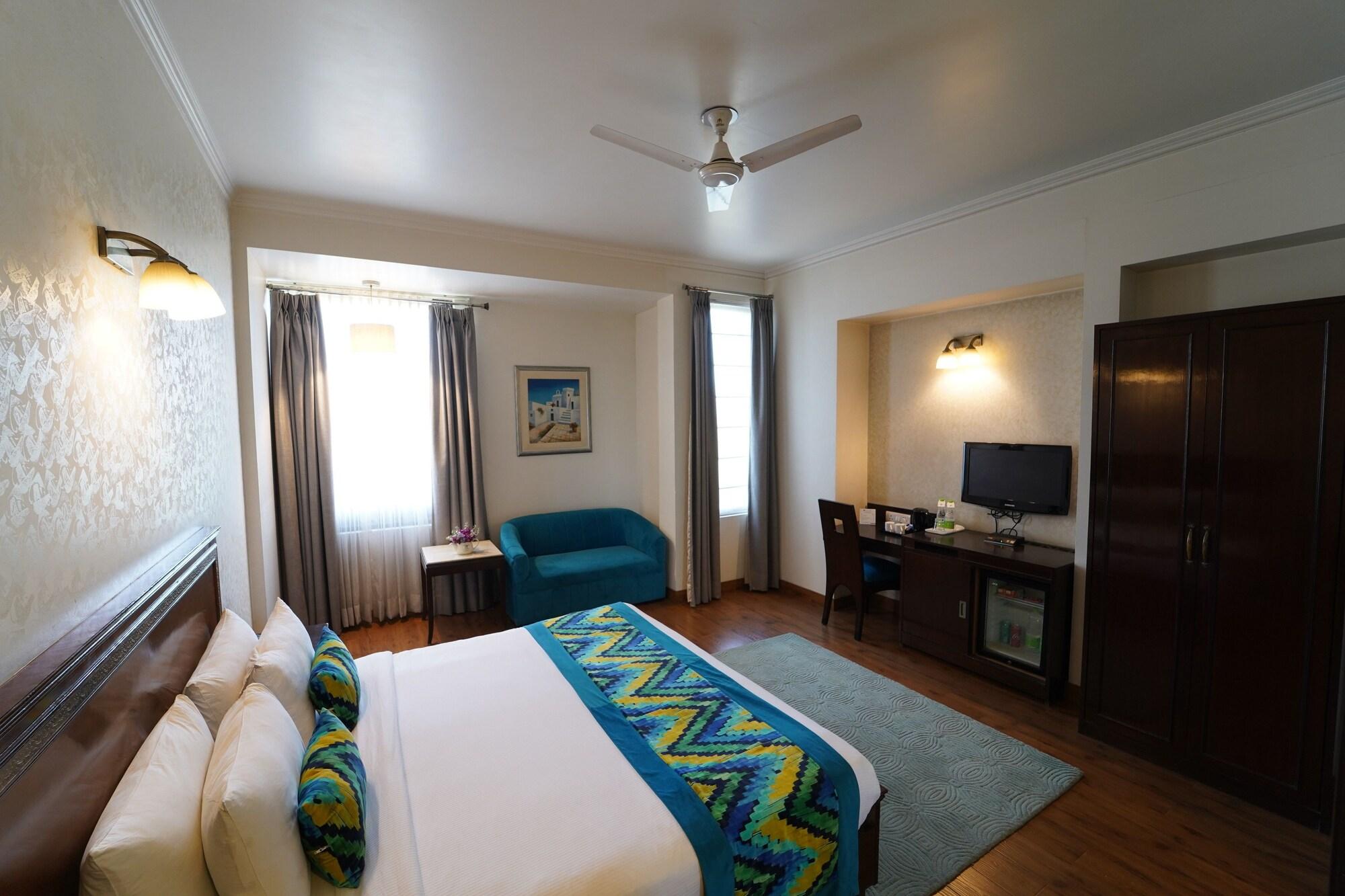 Rockland Hotel, C.R Park New Delhi Exterior photo