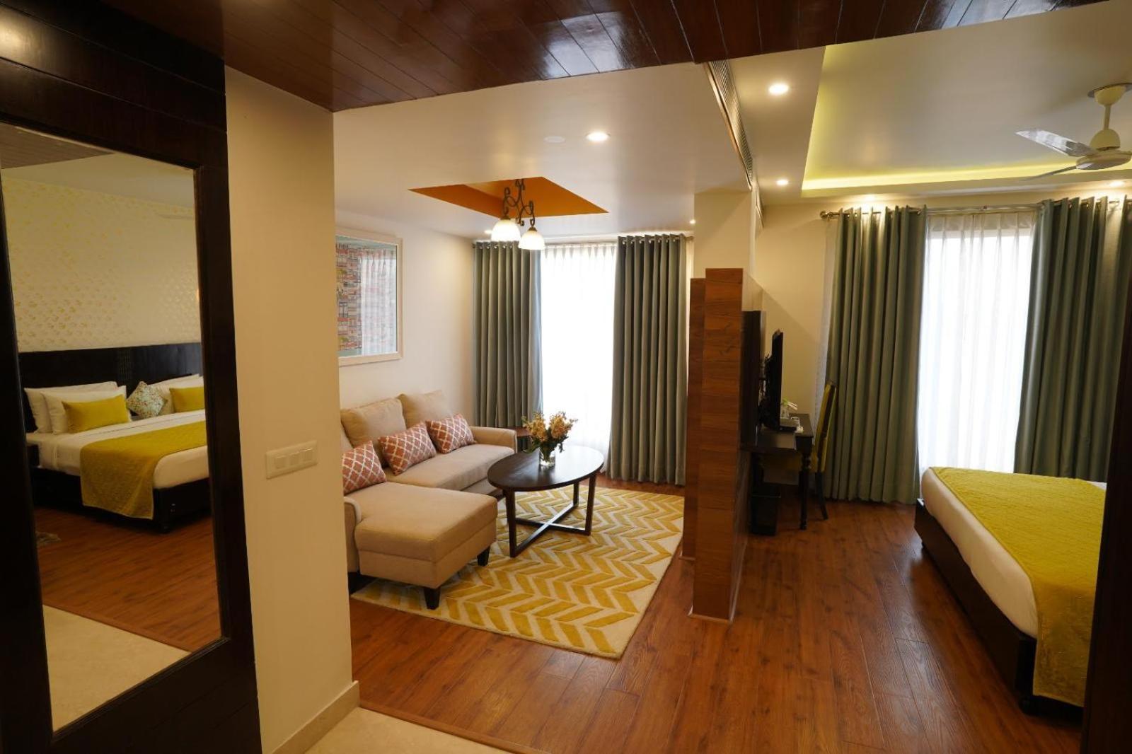 Rockland Hotel, C.R Park New Delhi Exterior photo