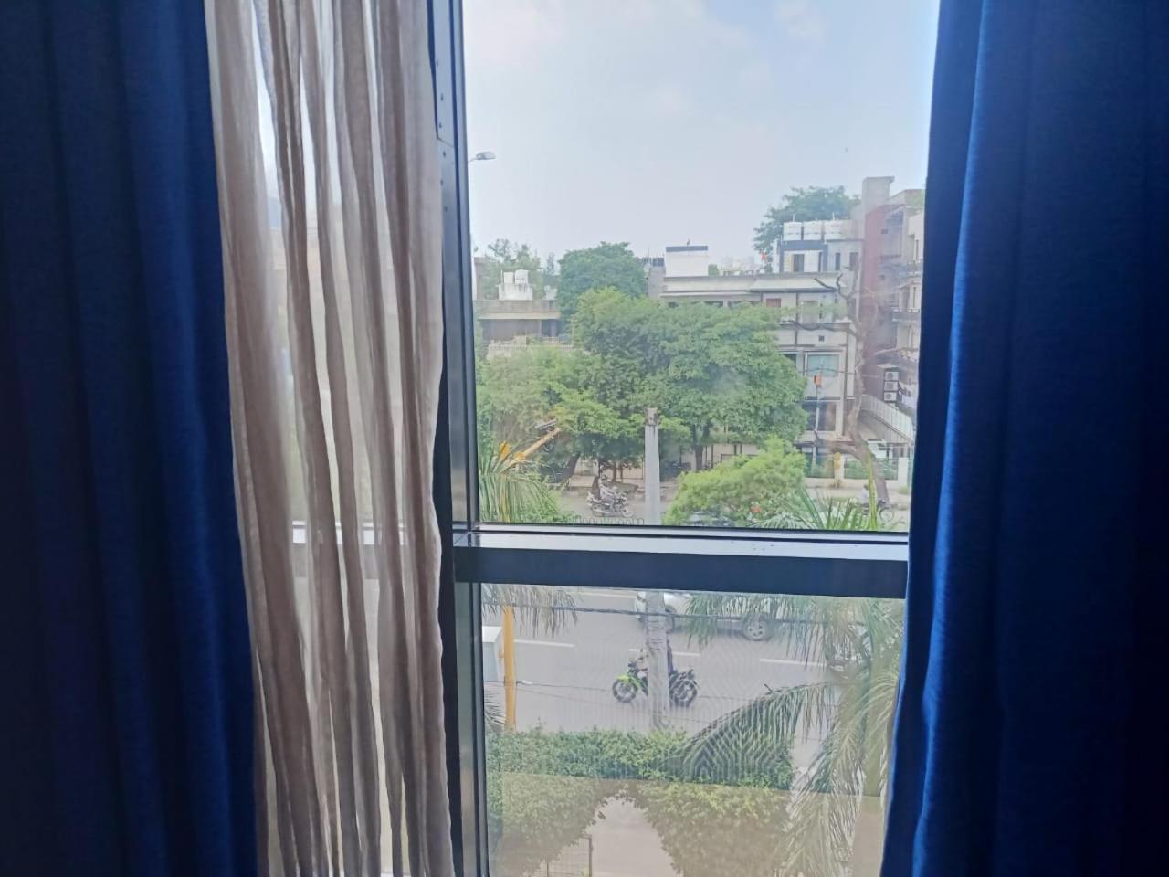 Rockland Hotel, C.R Park New Delhi Exterior photo