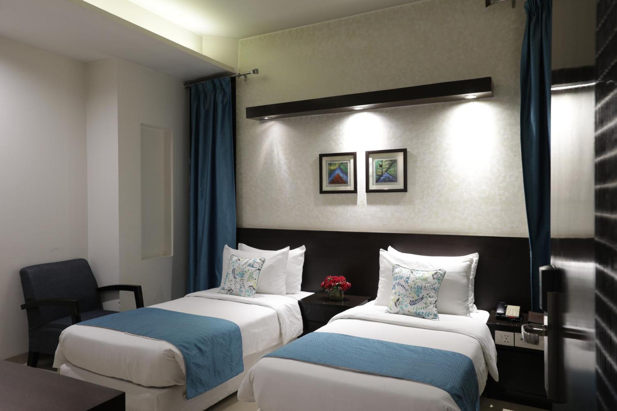 Rockland Hotel, C.R Park New Delhi Exterior photo