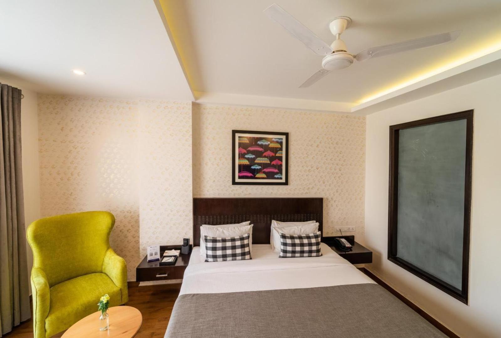 Rockland Hotel, C.R Park New Delhi Exterior photo