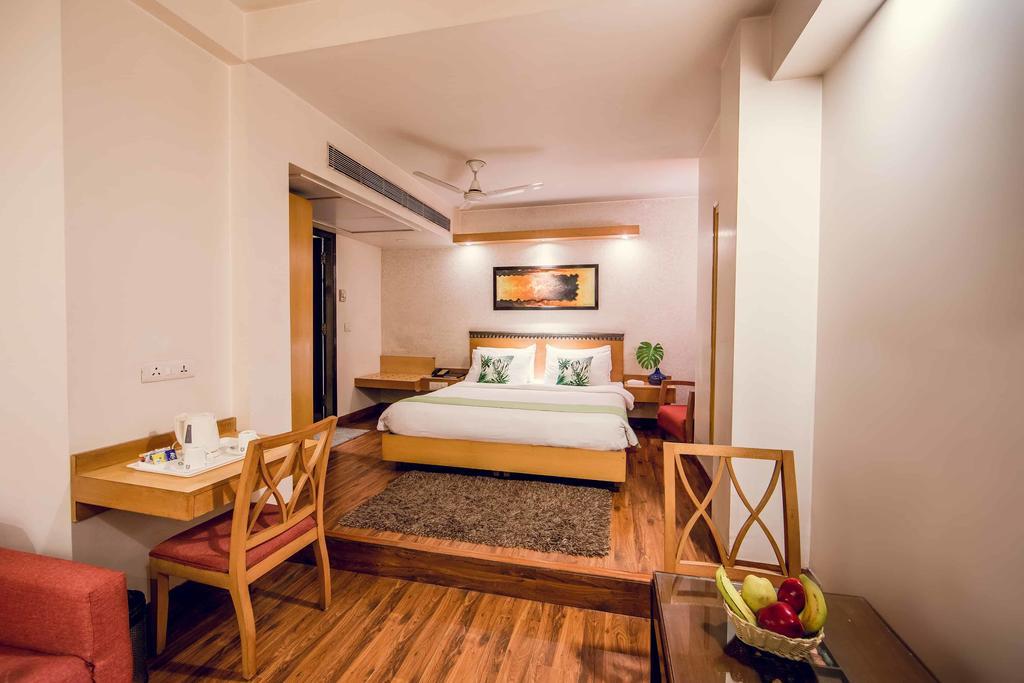 Rockland Hotel, C.R Park New Delhi Exterior photo
