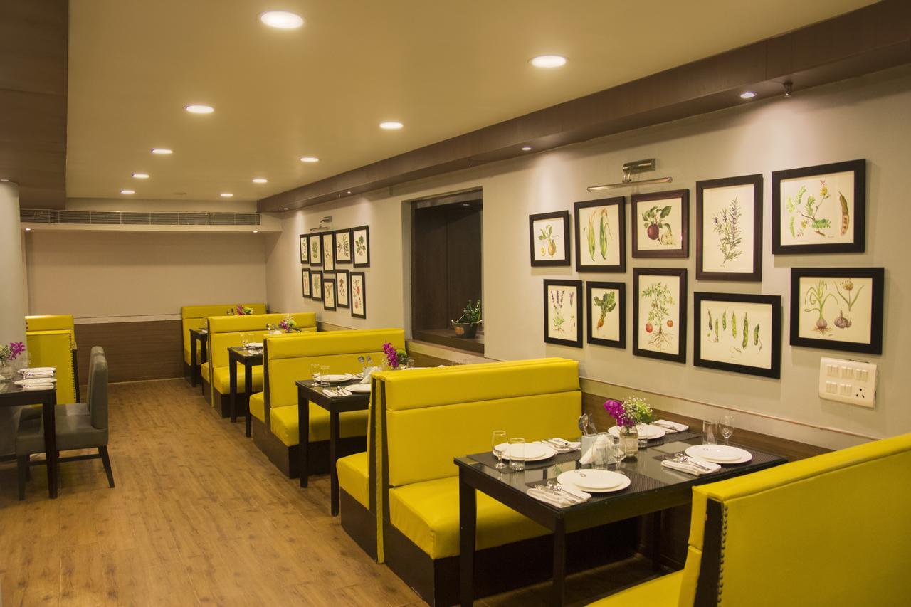 Rockland Hotel, C.R Park New Delhi Exterior photo