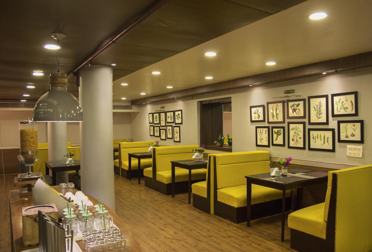 Rockland Hotel, C.R Park New Delhi Exterior photo