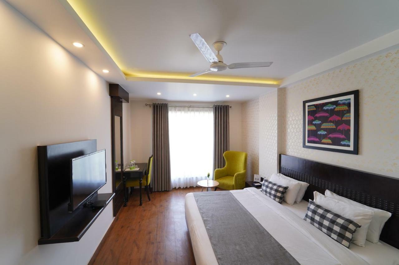 Rockland Hotel, C.R Park New Delhi Exterior photo