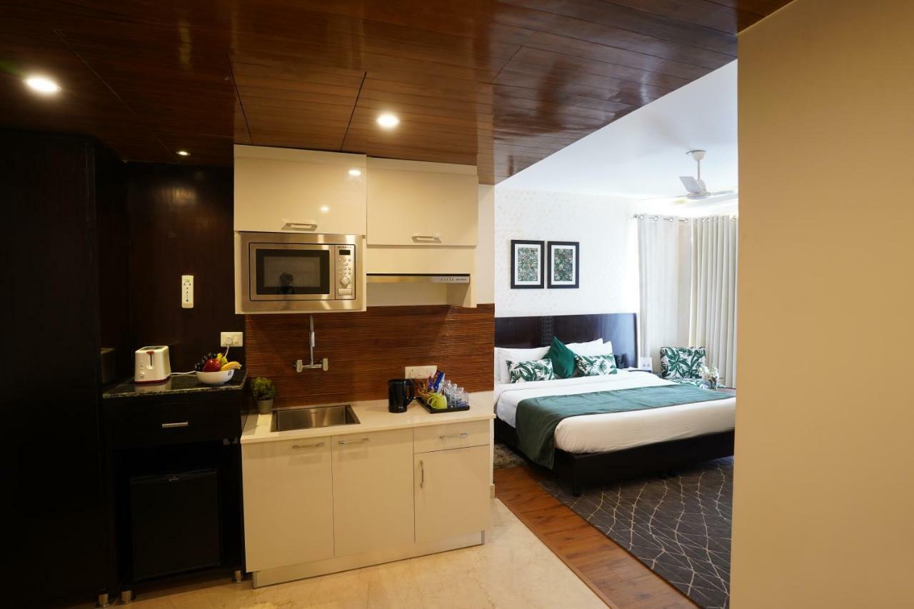 Rockland Hotel, C.R Park New Delhi Exterior photo