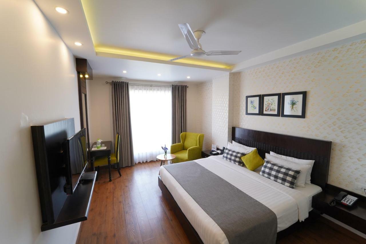 Rockland Hotel, C.R Park New Delhi Exterior photo